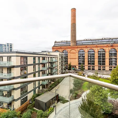 Beautiful 4 Bed Abode Near Imperial Wharf Apartment