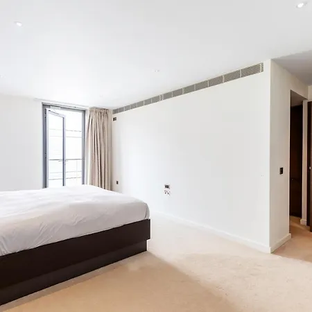Beautiful 4 Bed Abode Near Imperial Wharf