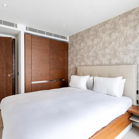 Beautiful 4 Bed Abode Near Imperial Wharf Apartment