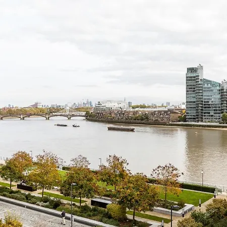 Beautiful 4 Bed Abode Near Imperial Wharf Apartment London