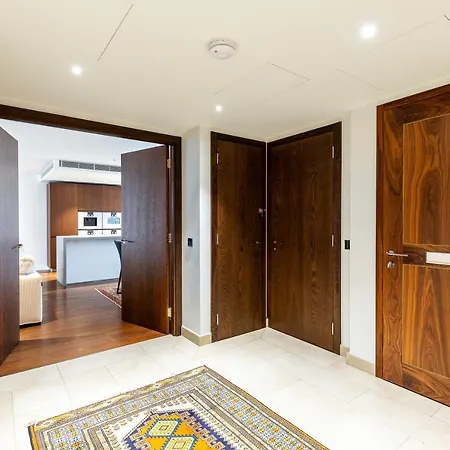 Beautiful 4 Bed Abode Near Imperial Wharf * London