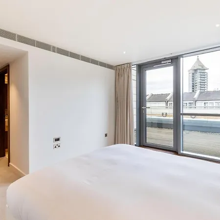 Apartment Beautiful 4 Bed Abode Near Imperial Wharf London
