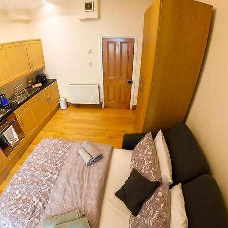 Lovely&bright Flat Close To Apartment *