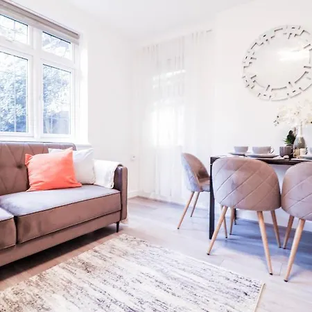 Apartment 2 Bed - Great Location