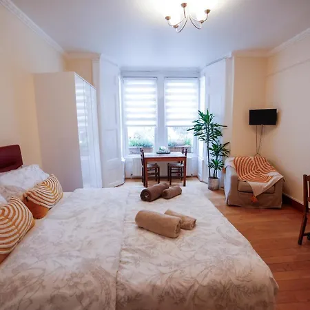 Apartment Lovely&bright Flat Close To *