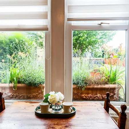 Apartment Lovely&bright Flat Close To