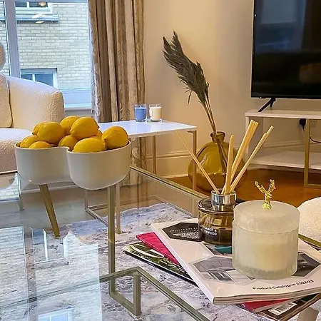 Luxury 2 Bedroom In Central At Affordable Rates Apartment London