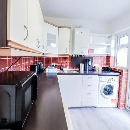 Apartment 2 Bed - Great Location