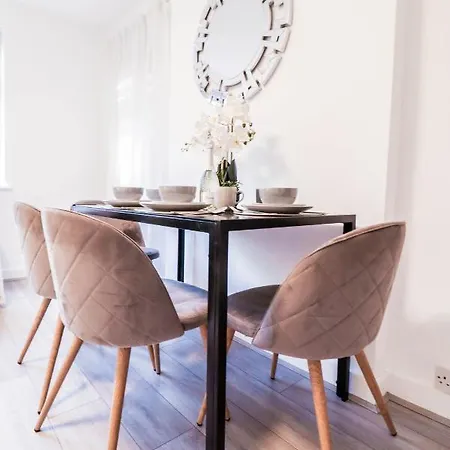 2 Bed - Great Location *