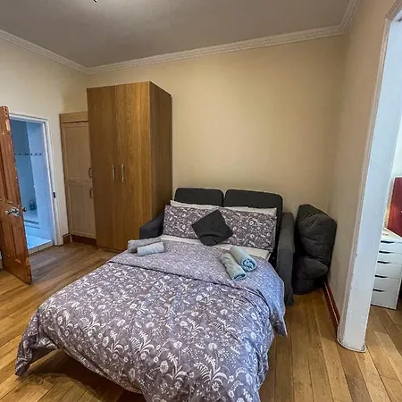 Lovely&bright Flat Close To Apartment
