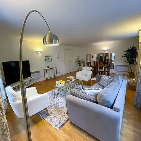 Luxury 2 Bedroom In Central At Affordable Rates Appartement *