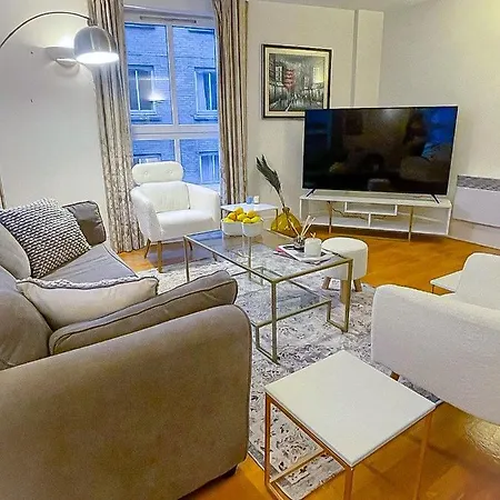 Luxury 2 Bedroom In Central At Affordable Rates Apartment London