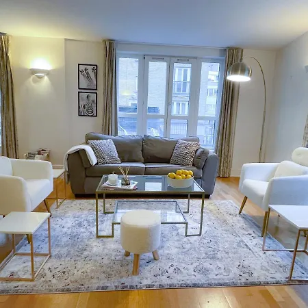 Luxury 2 Bedroom In Central At Affordable Rates *