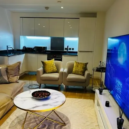 Luxury 2 Bed In Colindale Apartment