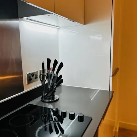 Luxury 2 Bed In Colindale * Hendon