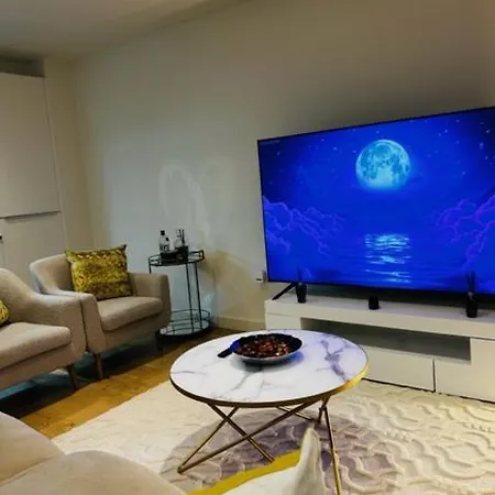 Luxury 2 Bed In Colindale Apartment
