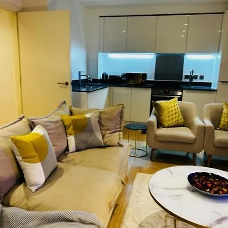 Luxury 2 Bed In Colindale * Hendon