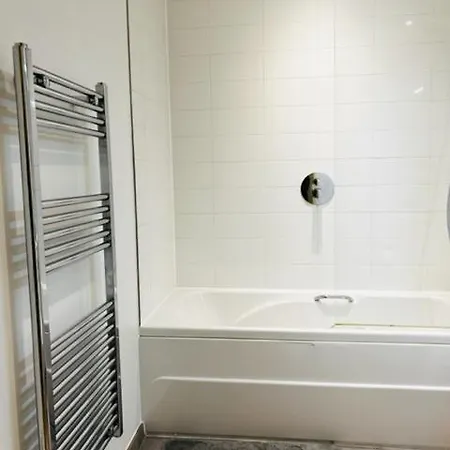 Luxury 2 Bed In Colindale *