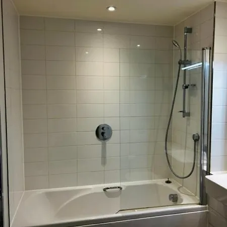 Luxury 2 Bed In Colindale
