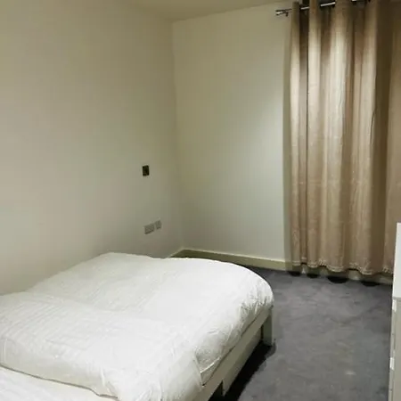 Apartment Luxury 2 Bed In Colindale