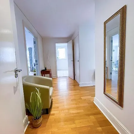 Luxury 2 Bedroom In Central At Affordable Rates *
