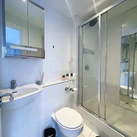Apartment Luxury 2 Bedroom In Central At Affordable Rates London
