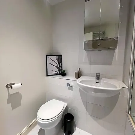 Luxury 2 Bedroom In Central At Affordable Rates Apartment