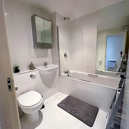 Apartment Luxury 2 Bedroom In Central At Affordable Rates *