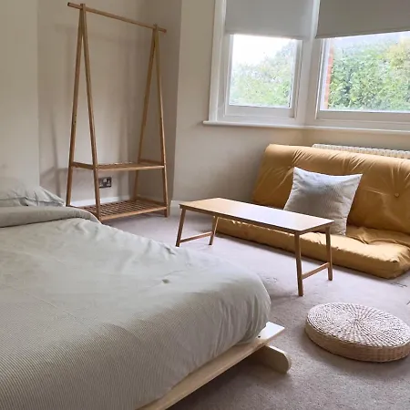 Cosy 3 Bedroom Flat Nearby Willsden *