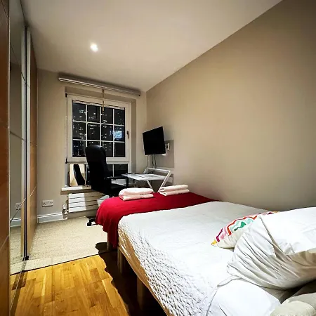 David's Place In Eastend Apartament *