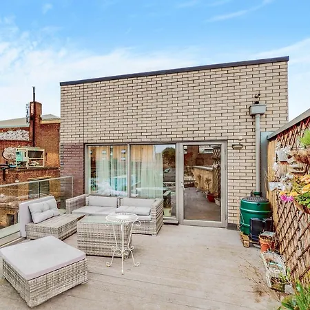 Modern And Spacious 4 Bed House In The Centre Holiday home London