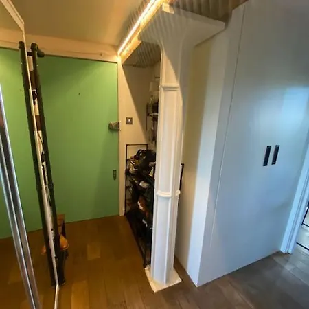Apartment Luxury Artistic 2 Bedroom W/balcony-great Location London
