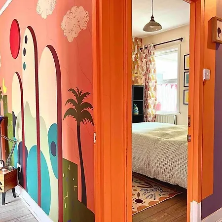 Artsy House In Southeast *