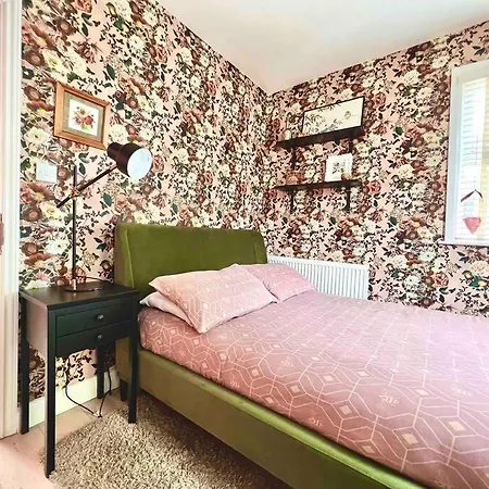 Artsy House In Southeast * London