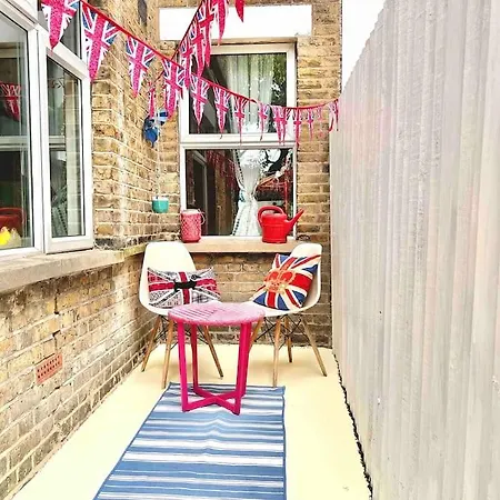 Holiday home Artsy House In Southeast London