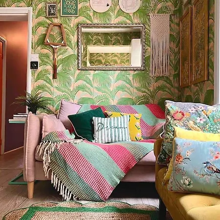 Artsy House In Southeast Holiday home