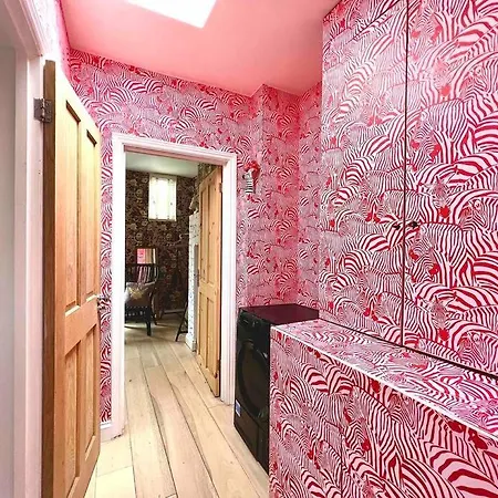 Artsy House In Southeast Holiday home London