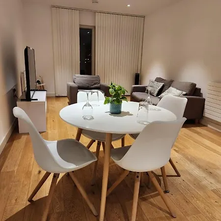 Kaf Luxury Apartment London