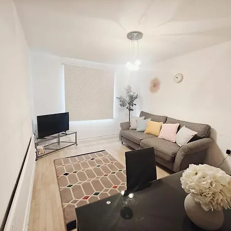 City Airport Apartment *
