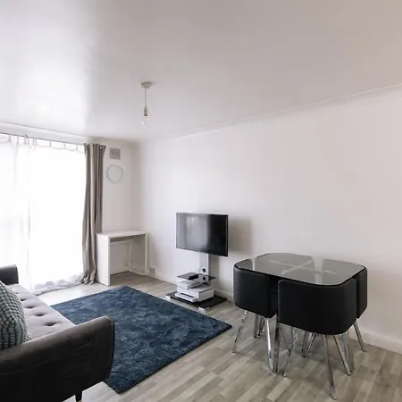 Amazing 1 Bed Flat With Free Parking Apartment *