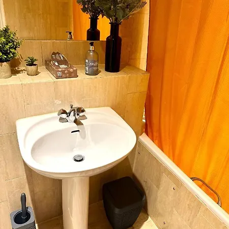 Delightful By Kensington & Chelsea Desirable Locations W8 Sw Apartment