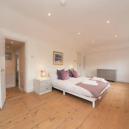 Hébergement de vacances Pass The Keys Fabulous House Richmond *