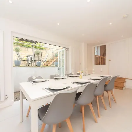 Pass The Keys Fabulous House Richmond Londres