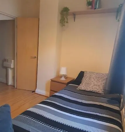 Double Room&private Bath Near The Square Mile