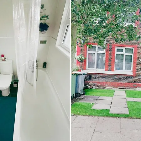 Super King Size - O2 & Excel Center Apartment