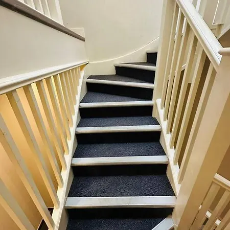 Luxurious 2 Bedroom Flat In
