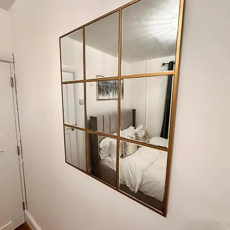 Luxury In Prime Location *