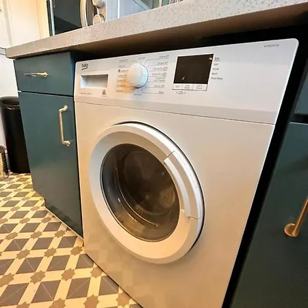 Apartment Luxury In Prime Location *