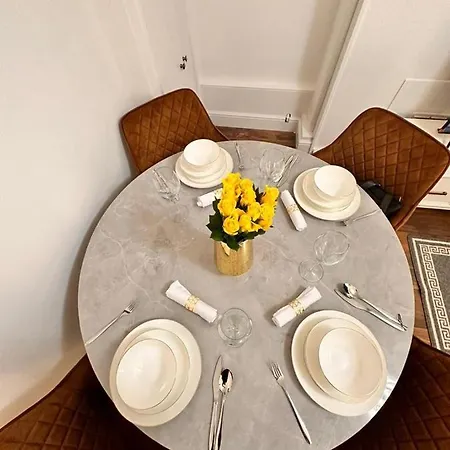 Apartment Luxury In Prime Location *