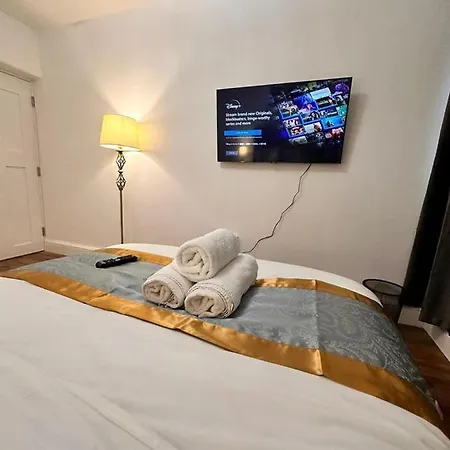 Luxury In Prime Location * London